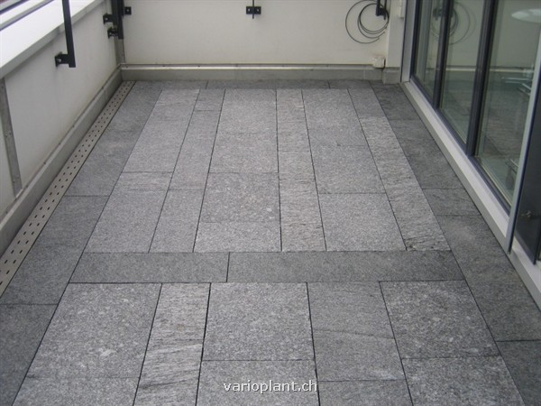 Iragna-Gneis in Reihen